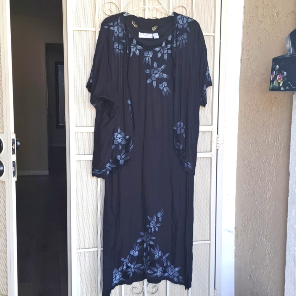 J.A.STUDIO WOMAN 2 pc maxi dress w/floral embroidery trim. 2X (P15)